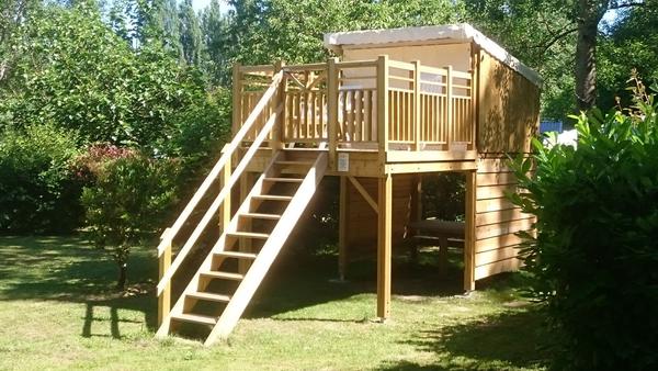 cabane perchee campetoile camping du vieux chateau rauzan