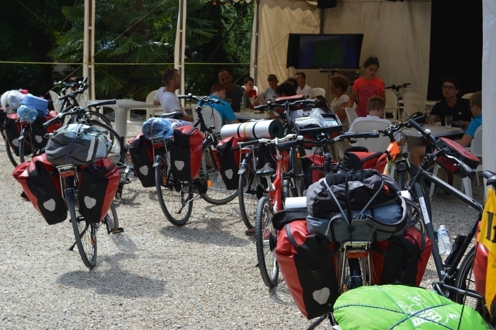 canal des 2 mers à vélo cyclos camping du vieux chateau rauzan