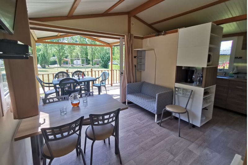 Chalet 2 chambres 5 personnes Camping Du Vieux Chateau Rauzan sejour