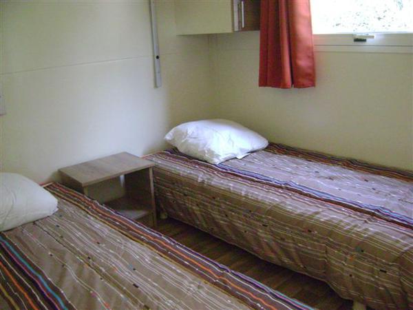 chambre 2 chalet samoa 3 chambres 6 personnes camping du vieux chateau rauzan