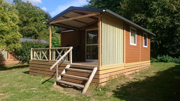 exterieur 2 chalet morea 2 chambres 5 personnes camping du vieux chateau rauzan