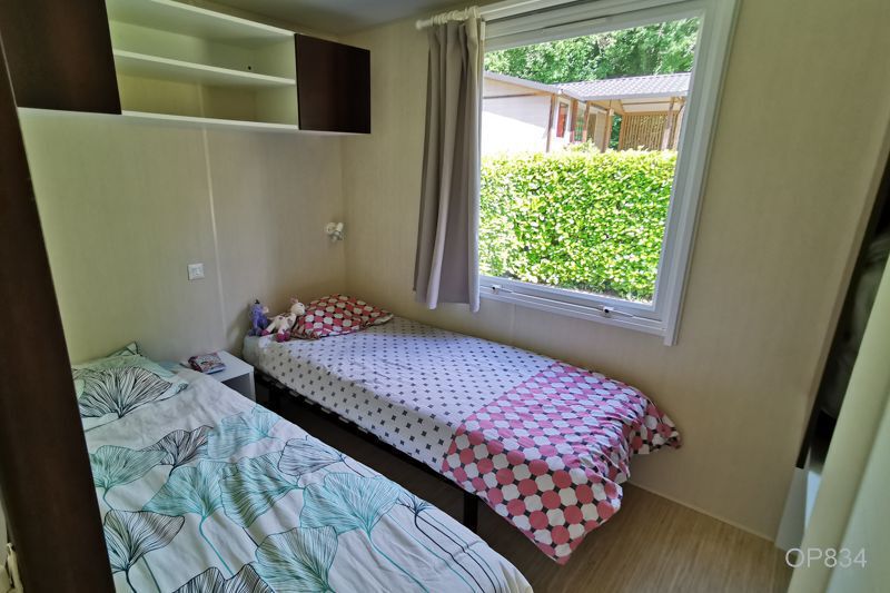 Mobil home 2 chambres 4 personnes Camping Du Vieux Chateau Rauzan op834 chambre 2