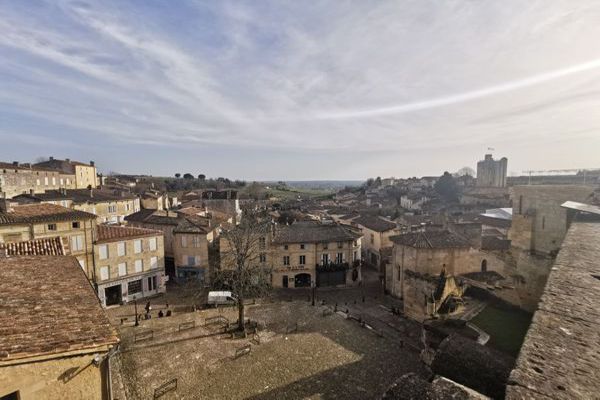 saint_emilion_depuis_place_clocher